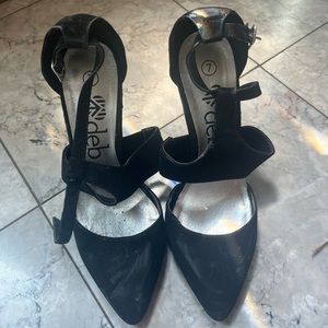 Deb Black Closed Toe Heels